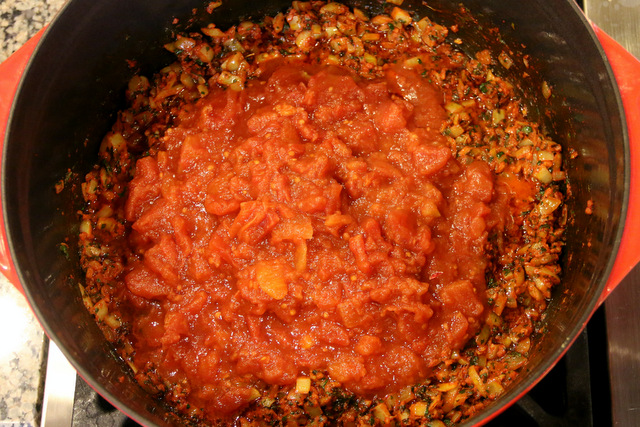 加入切块番茄再煮5分钟
