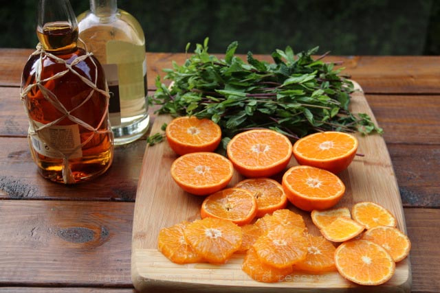莫希托的橘子、薄荷叶和朗姆酒
